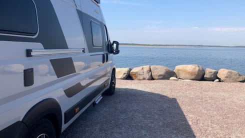 2p Adria Mobil bus uit 2023