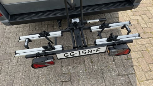  Pössl 2Win Fixed bed, Air conditioning, AUTOMATIC 3.0L 158hp