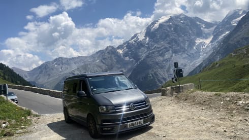 Ruby  – 2015 Volkswagen Campervan – 4 Berth