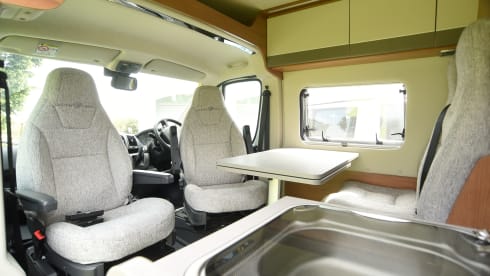 Acer – Delux Campervan with toilet/shower. Sleeps 4 travels 4