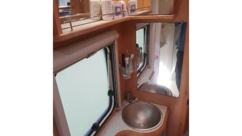 Cristall – The pinnacle of freedom: spacious alcove motorhome