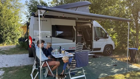 Camping-car Sunlight Cliff 600 RT pour 4 personnes à partir de 2025