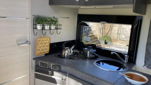 Droom op wielen! – Luxury family camper with very large living space