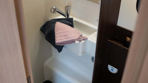 Franky – Rent Me:)