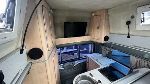 Nugget – 4p Westfalia bus from 2008