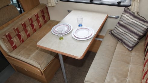 Susie – 5 berth pet friendly motorhome, based between Brighton and Gatwick