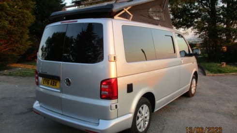 Pistol 2 – 4-Bett-Volkswagen-Campervan von 2016
