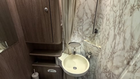 Burt – 2015 4 berth Bürstner Brevio T645 Motorhome