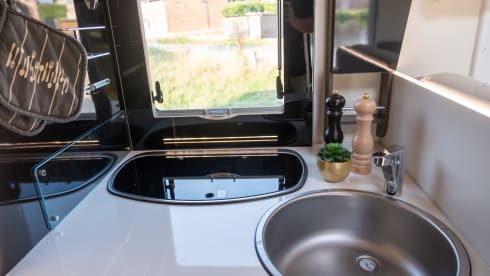 Spacious 5pers. family camper from 2024