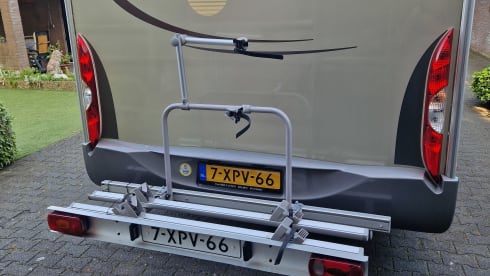 2p A. 3P Bürstner semi-integrated from 2014