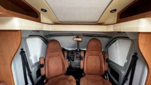 De Camper – Pilote semi-integrated (3 persons)