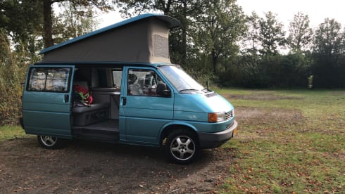 Blauwe bussie – (Almost) free campervan trip? Take me to Barcelona at the end of July! 