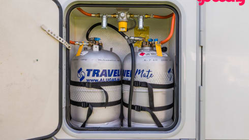 Kikker  – 5p Adria Mobil integrated uit 2011