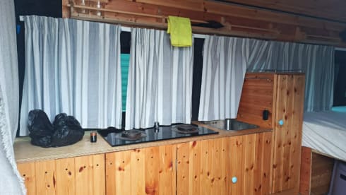 Flash – 3 berth Ford bus from 2013