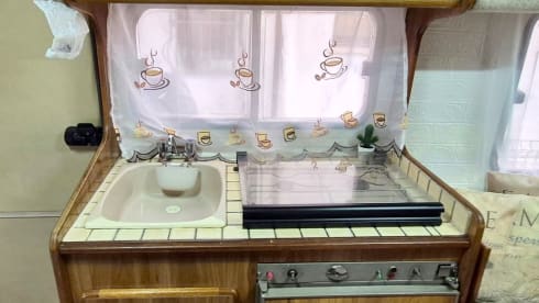 Even2 – Confortevole camper appena ristrutturato 5 posti viaggio 5 posti letto