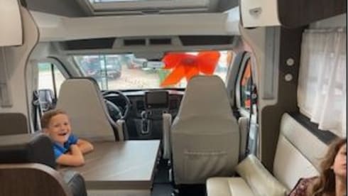 5p Ford semi-integrated uit 2024
