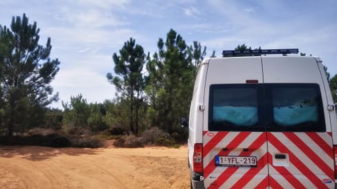 Bustave YFL – Accogliente furgone fai-da-te Ford Transit