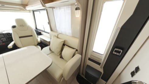 The Bullet II – Luxurious and spacious 4-person Rapido (Automatic) 2025 NEW 