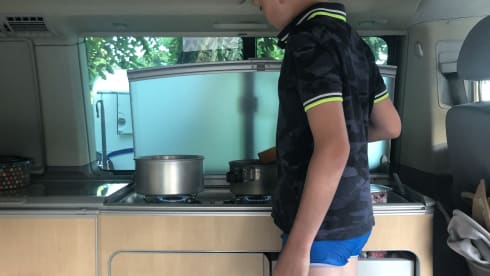 California  – 4p Volkswagen Bus camper, our dream camper