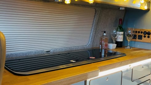Bobella – 2021 - Luxury - Volkswagen LWB Automatic Camper-Van 