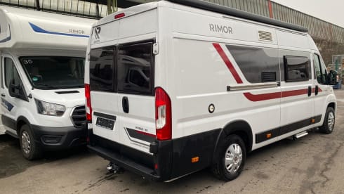 Nr. 9 – Rimor van single beds
