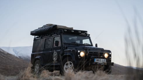 ARMSTRONG – Land Rover Defender 110 with Rooftop Tents & Awning  | Carries 5 & Sleeps 5