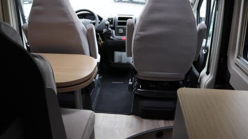 01 Buscamper LMC – 4p LMC bus from 2025