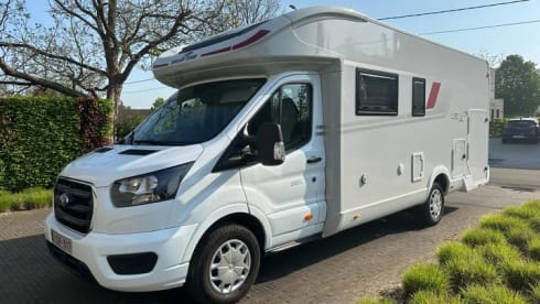Splinternieuwe (2023) Performance automaat 170pk - WIFI - Ready to camp