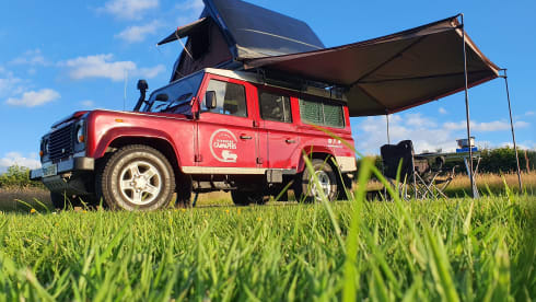 Cherry Belle – Land Rover Camper for Family Adventure