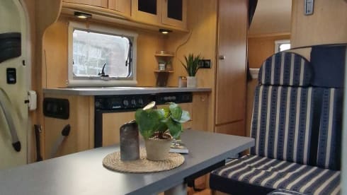 Huisje op wielen – Beautiful spacious integral camper