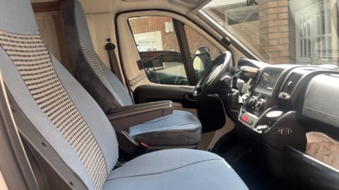 Capron – 4p Carado semi-integrated uit 2014