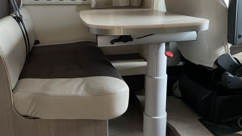 Camper compleet – 4p Challenger semi-integrated from 2016