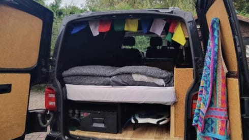 2p Volkswagen bus uit 2015