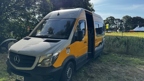 NC500 – Off-grid 2 berth MWB Mercedes Sprinter