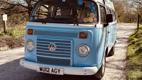 Dottie  – 4 berth classic Volkswagen t2 campervan 