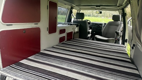 het witte schaap – 4p Volkswagen campervan uit 1997