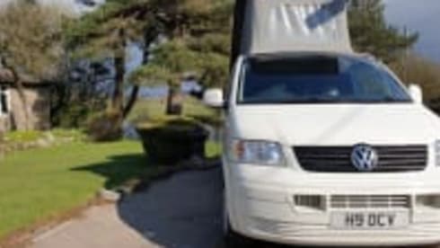 The White Pearl - VW T5 Campervan