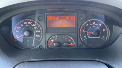 Verhuurmaatjes – 4p Rapido semi-integrated uit 2018