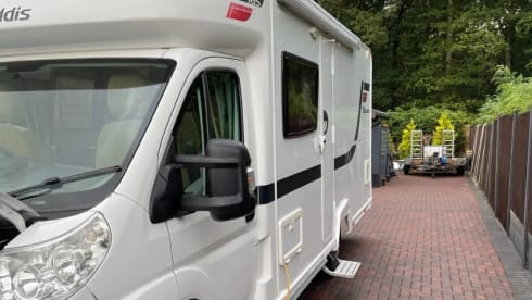 Eldiss – 4 berth,Peugeot,eldiss, with fixed bed 