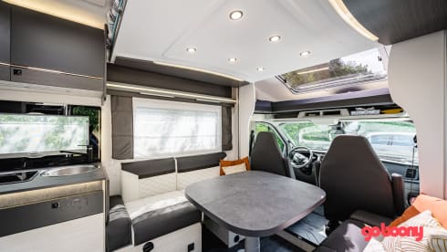 New/cozy fully equipped camper with spacious living room