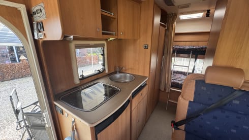 Compacte 6p camper – 6p Dethleffs alcove from 2008