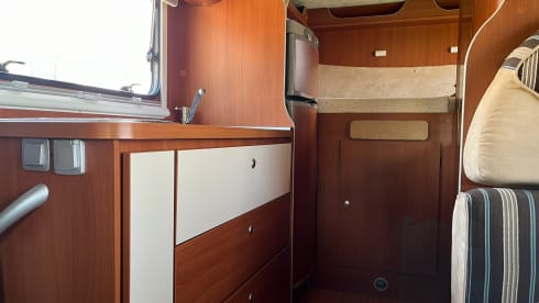 Willem – Nice and complete 6 person camper
