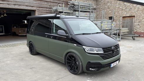 4p Volkswagen bus uit 2023