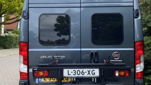 Bus camper PÖSSL, 2 length beds, 2 seats