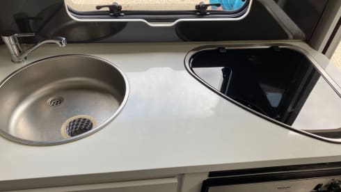 Lucy – 6 berth Ford Roller Team Zafiro