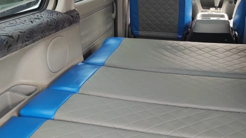 Hightop – Mazda bongo high top 3 birth 