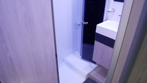 Chausson C656 Alcove, 6 Seats/Berths