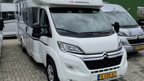 D-way to Travel – 4p Adria Mobil semi-integrated from 2020