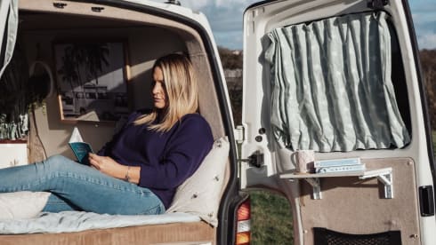Amari – Escape the ordinary in our cosy, country cottage on wheels!