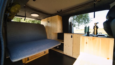 Unhiked – Camper Mercedes-Vito con cambio automatico